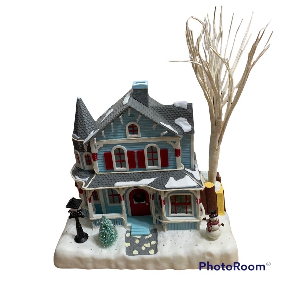 Avon’s Holiday Splendor Decorative House Light Up Fiver Optic Tree Christmas
